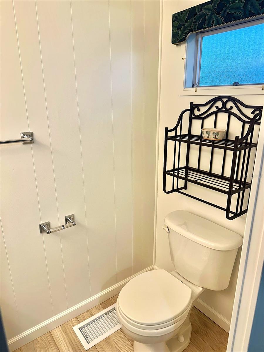 Image 10 of 15 For 2000 Bay Drive 83