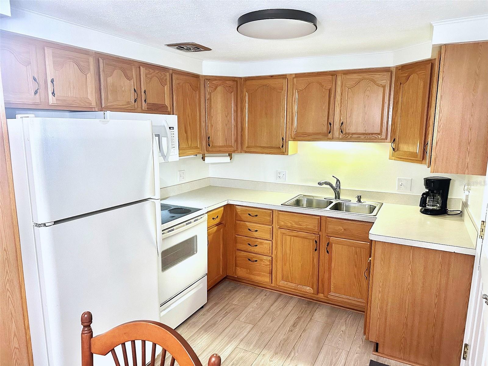 Image 3 of 15 For 2000 Bay Drive 83