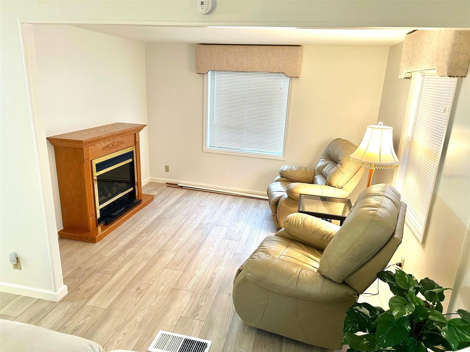 Image 6 of 15 For 2000 Bay Drive 83