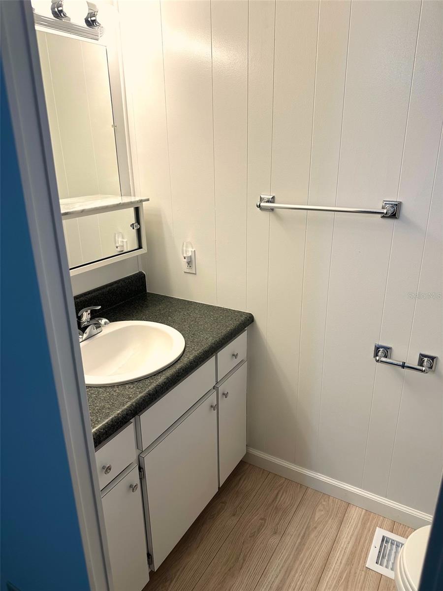 Image 9 of 15 For 2000 Bay Drive 83