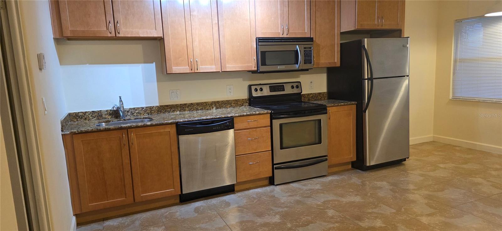 Image 4 of 11 For 224 6th Avenue N 11