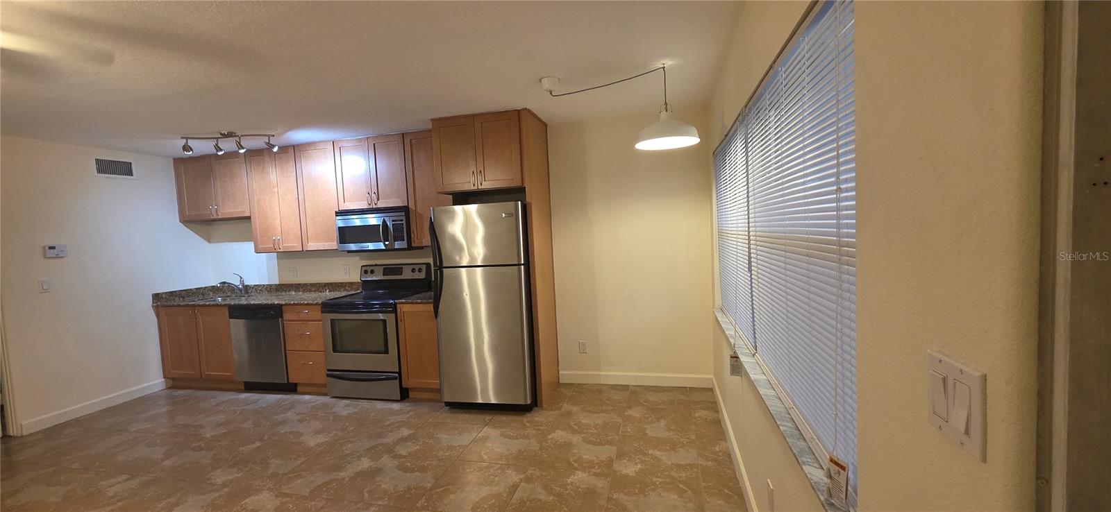 Image 5 of 11 For 224 6th Avenue N 11