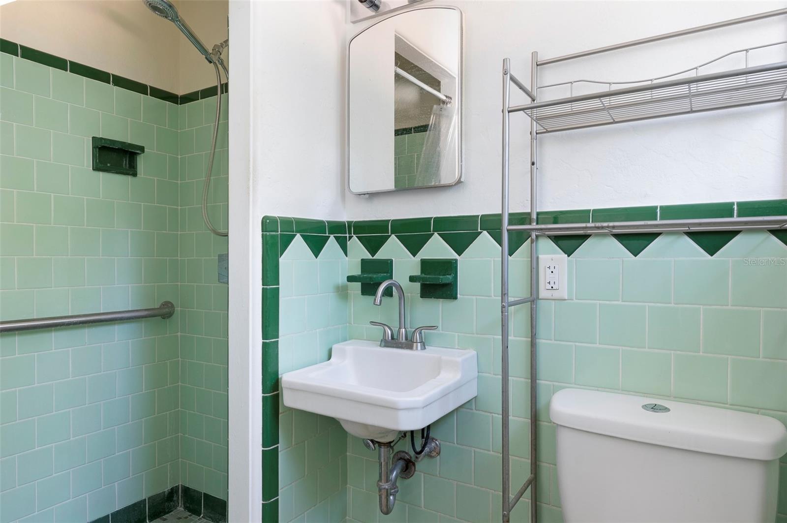 Image 16 of 30 For 11705 108th Street