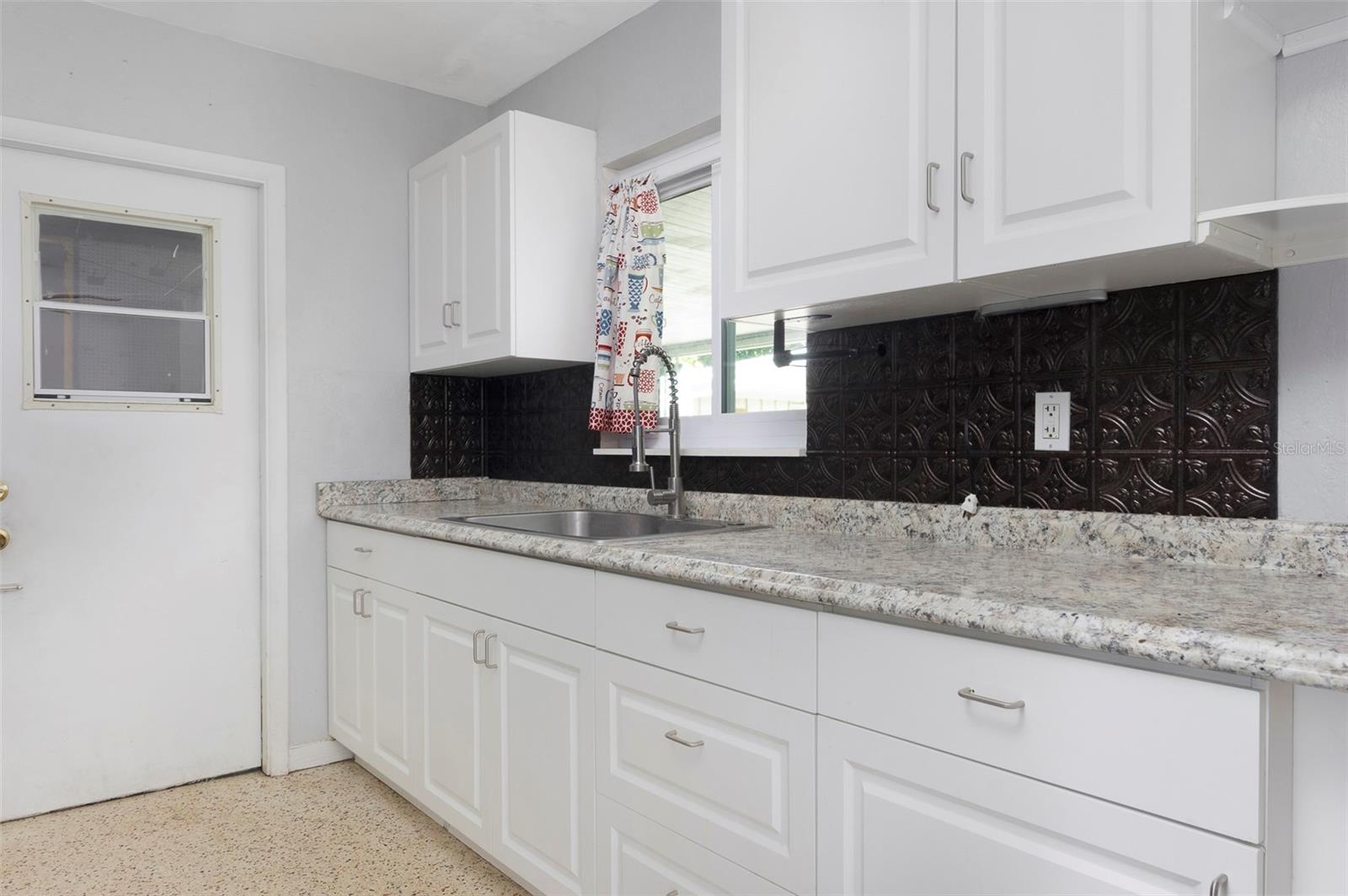 Image 7 of 30 For 11705 108th Street