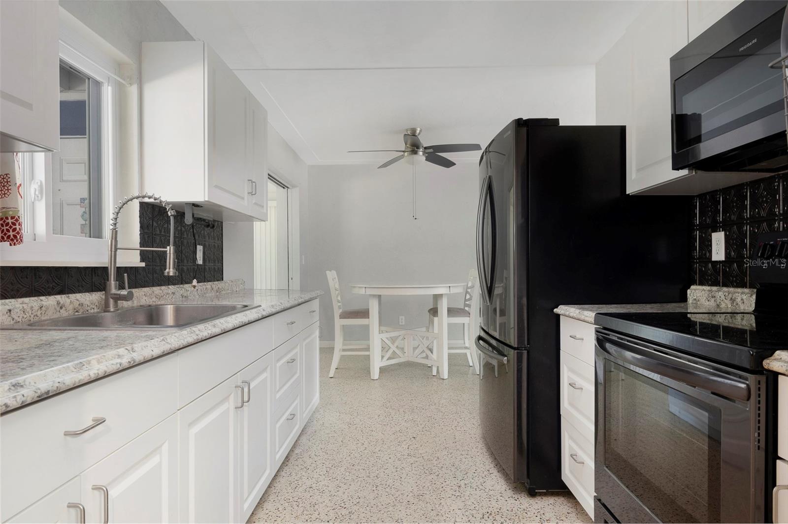 Image 9 of 30 For 11705 108th Street