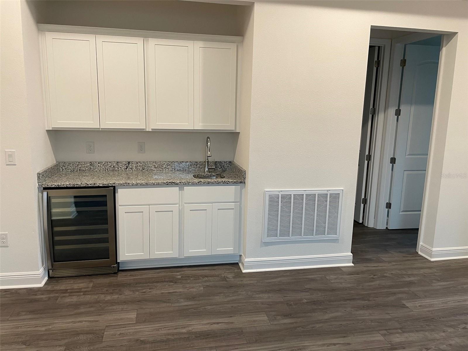 Image 14 of 17 For 10064 Dolphin Gull Circle