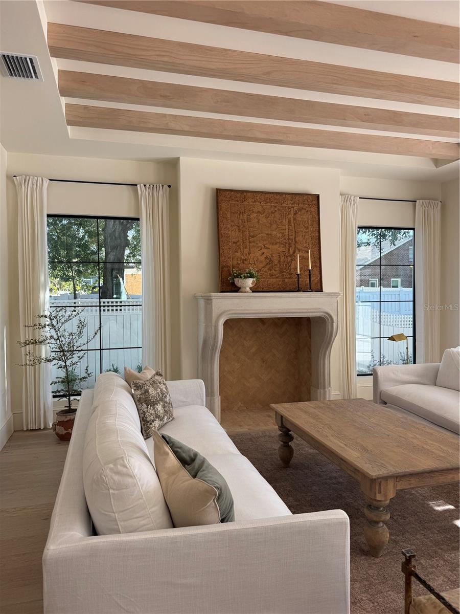 Image 10 of 29 For 706 Amelia Avenue