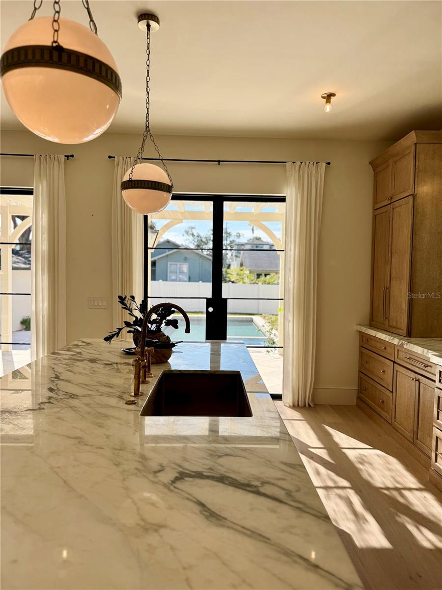 Image 11 of 29 For 706 Amelia Avenue