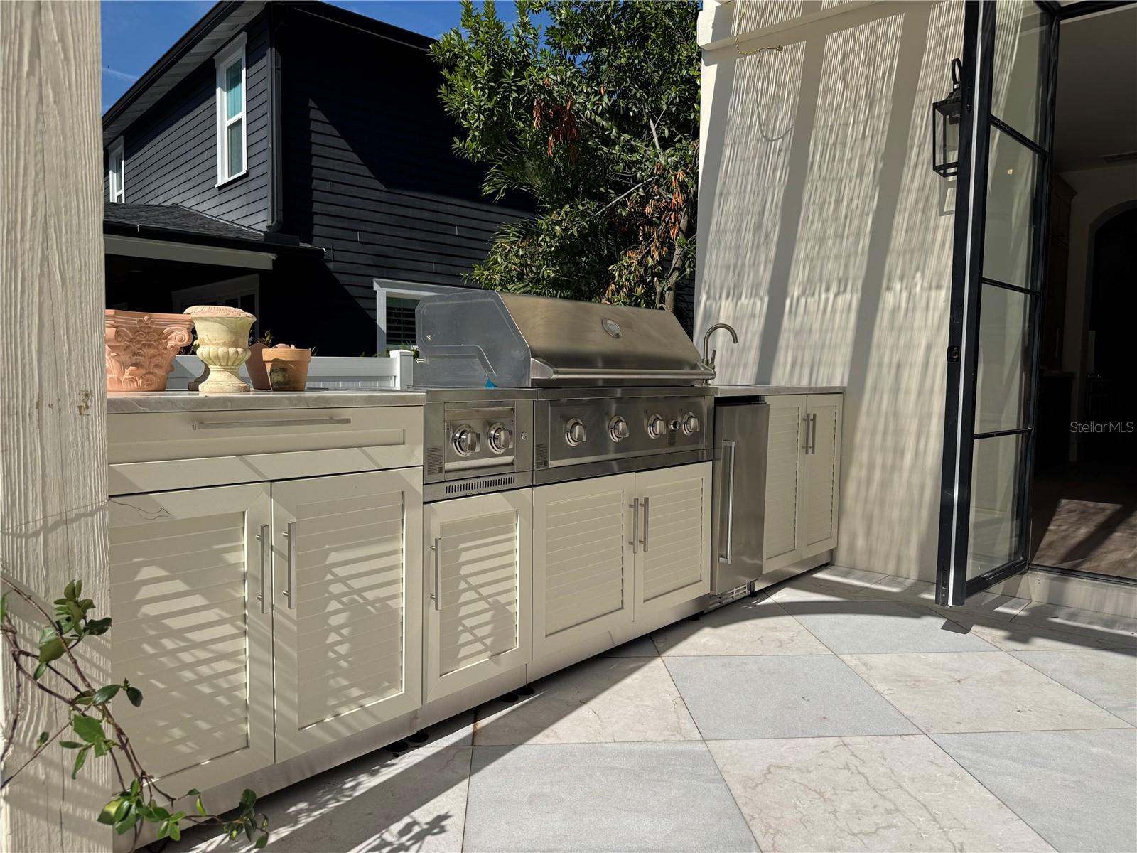 Image 14 of 29 For 706 Amelia Avenue