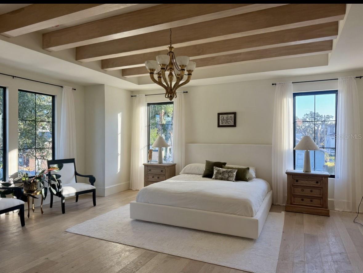 Image 15 of 29 For 706 Amelia Avenue