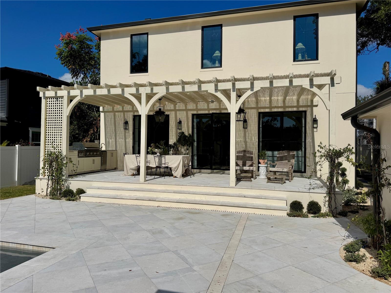 Image 25 of 29 For 706 Amelia Avenue