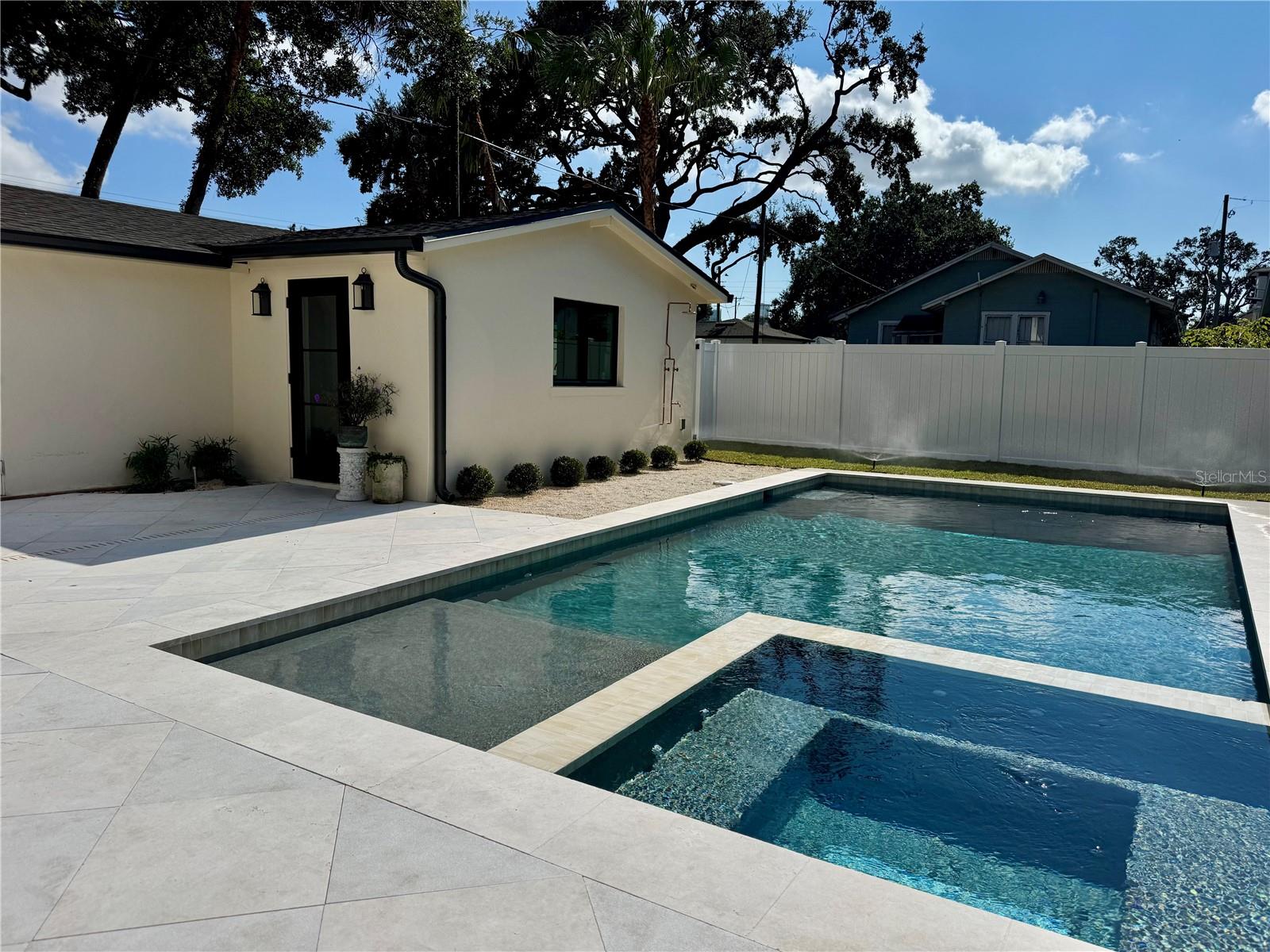 Image 26 of 29 For 706 Amelia Avenue