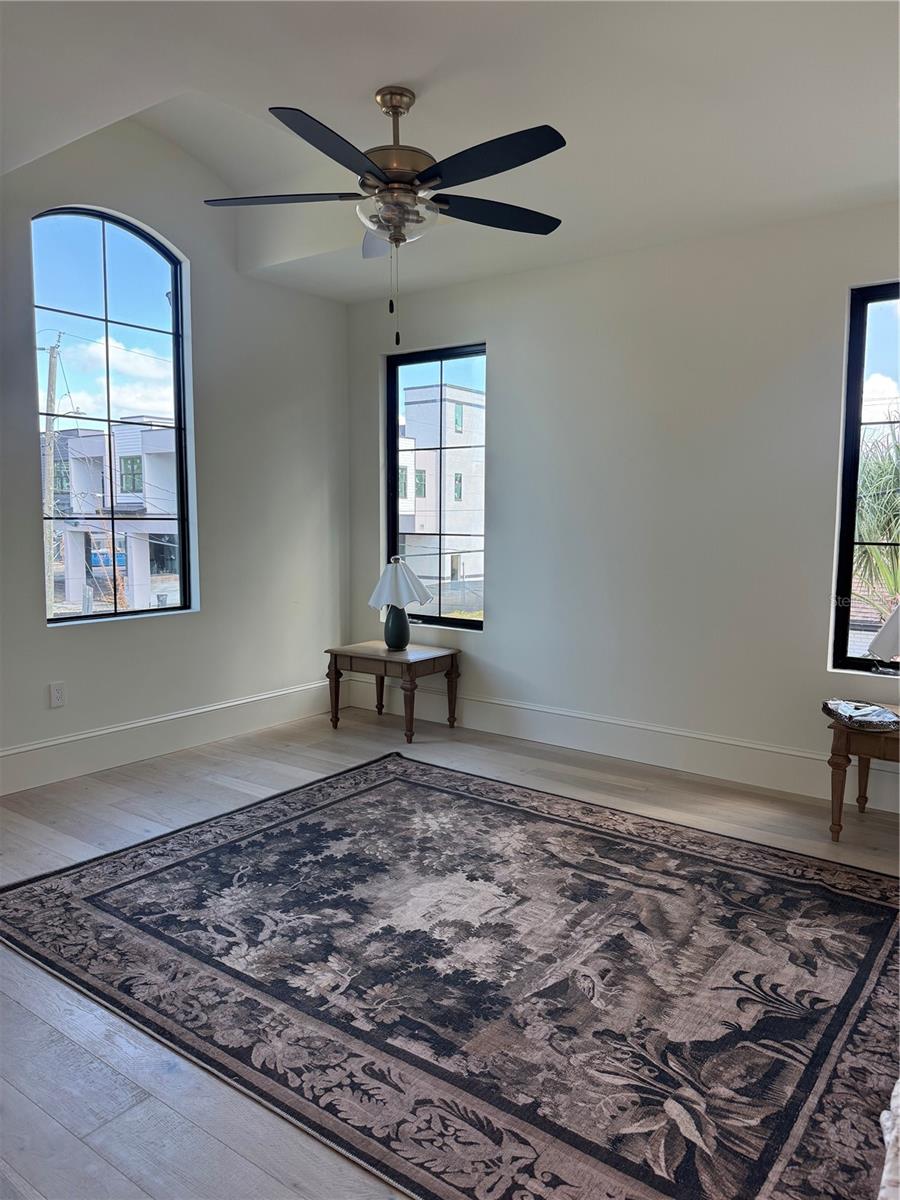 Image 28 of 29 For 706 Amelia Avenue