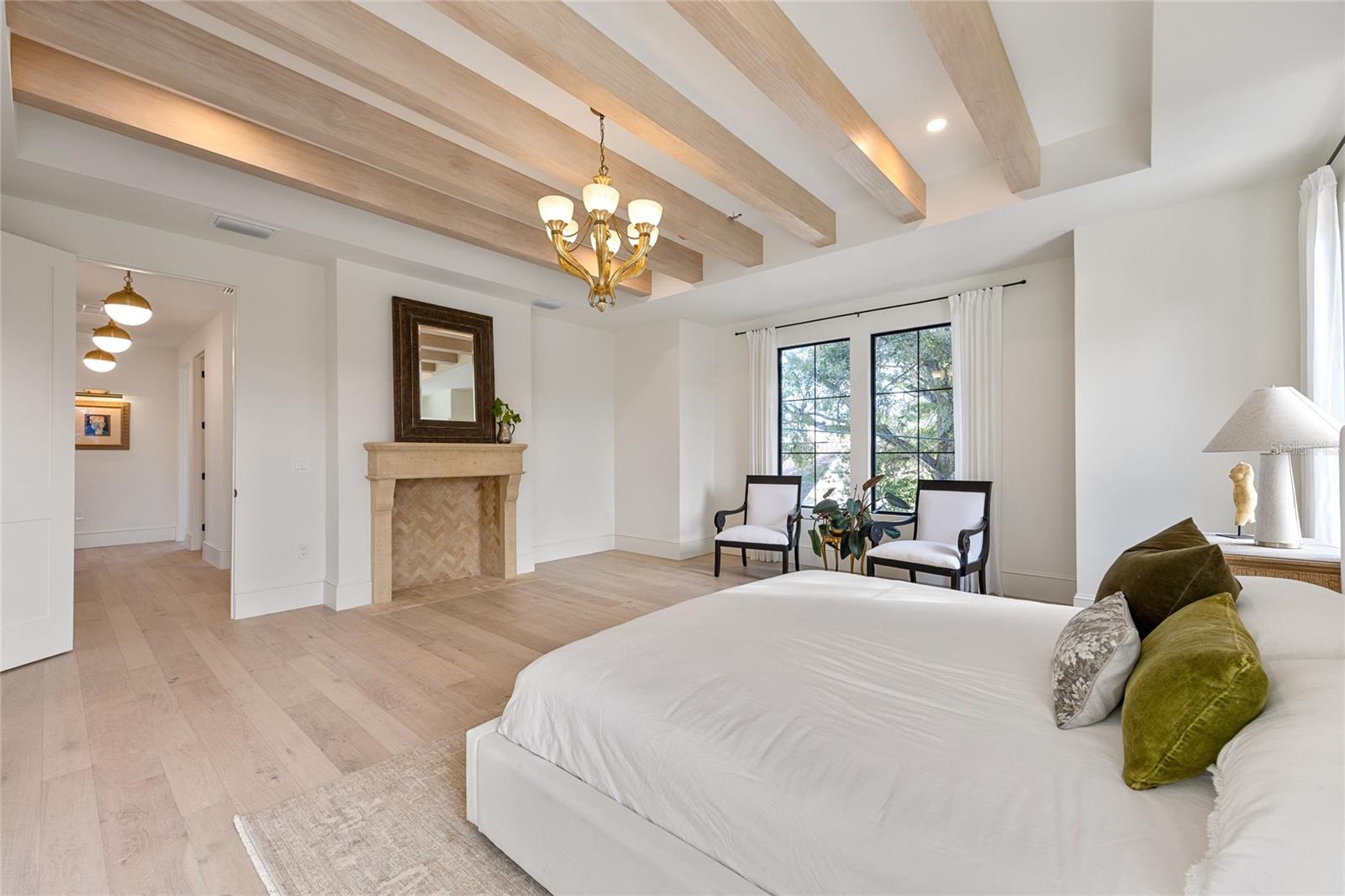 Image 30 of 48 For 706 Amelia Avenue