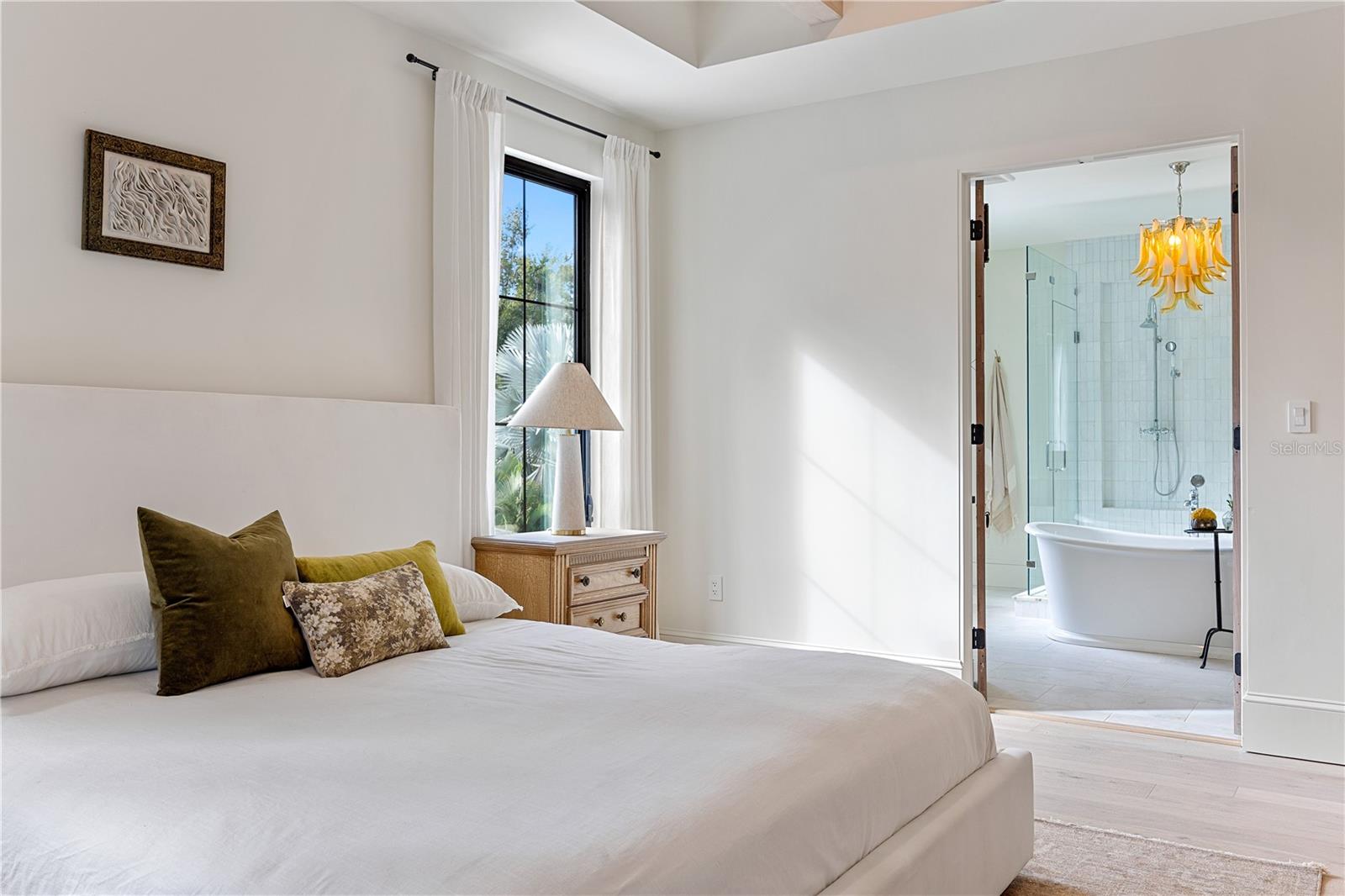 Image 31 of 48 For 706 Amelia Avenue