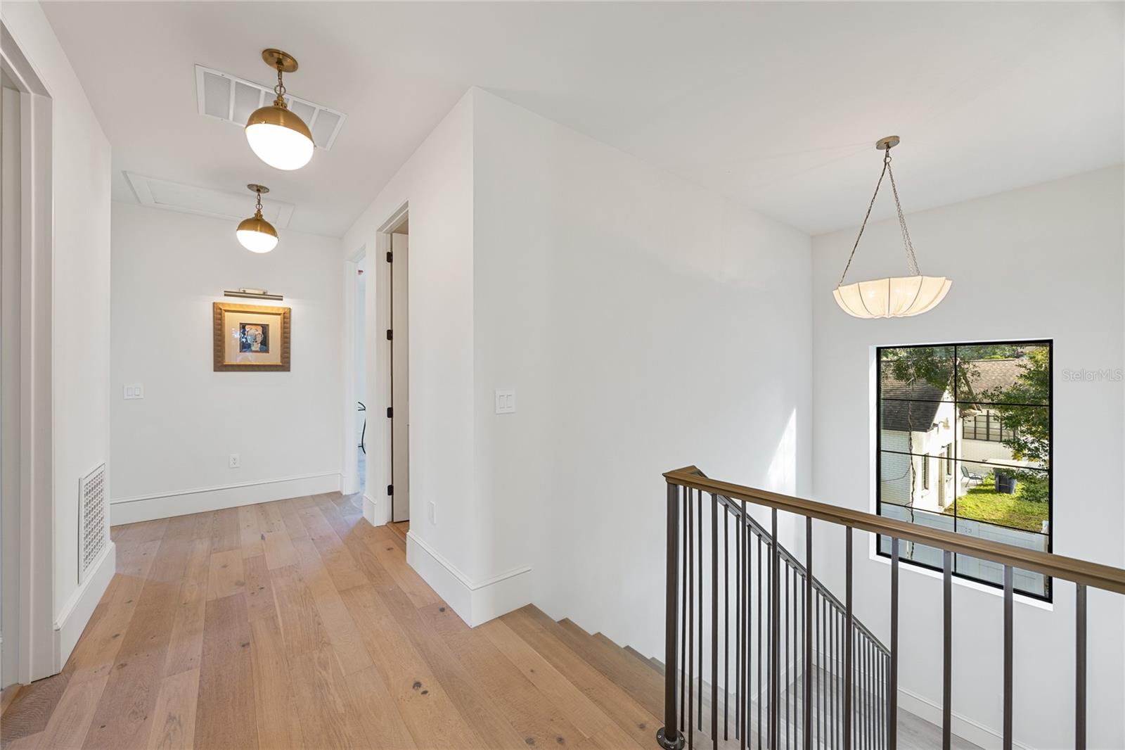 Image 40 of 48 For 706 Amelia Avenue