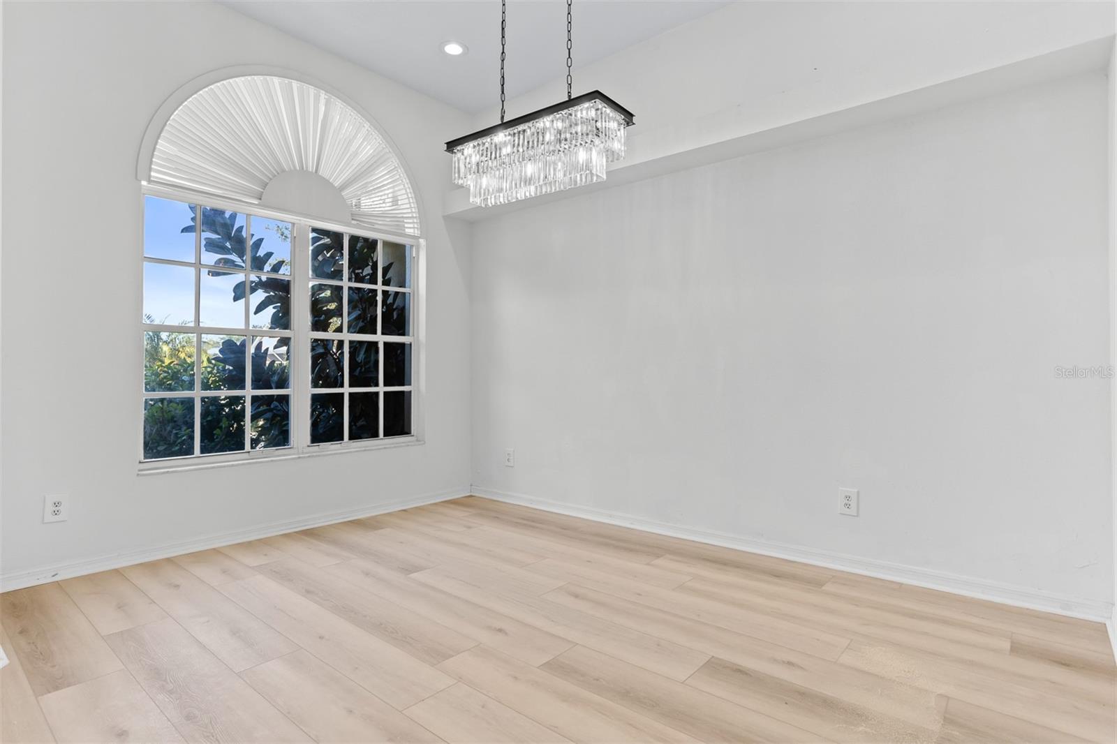 Image 4 of 32 For 1734 Powder Ridge Drive