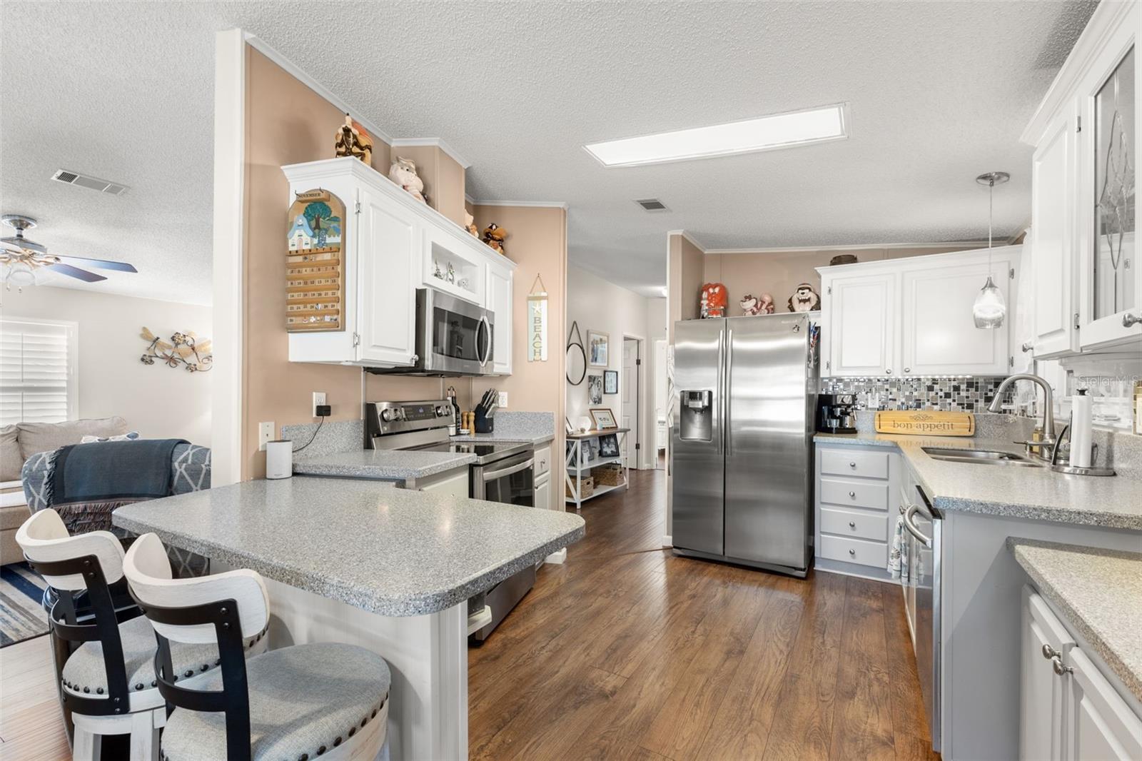 Image 10 of 31 For 624 Mount Piney Avenue Ne 703