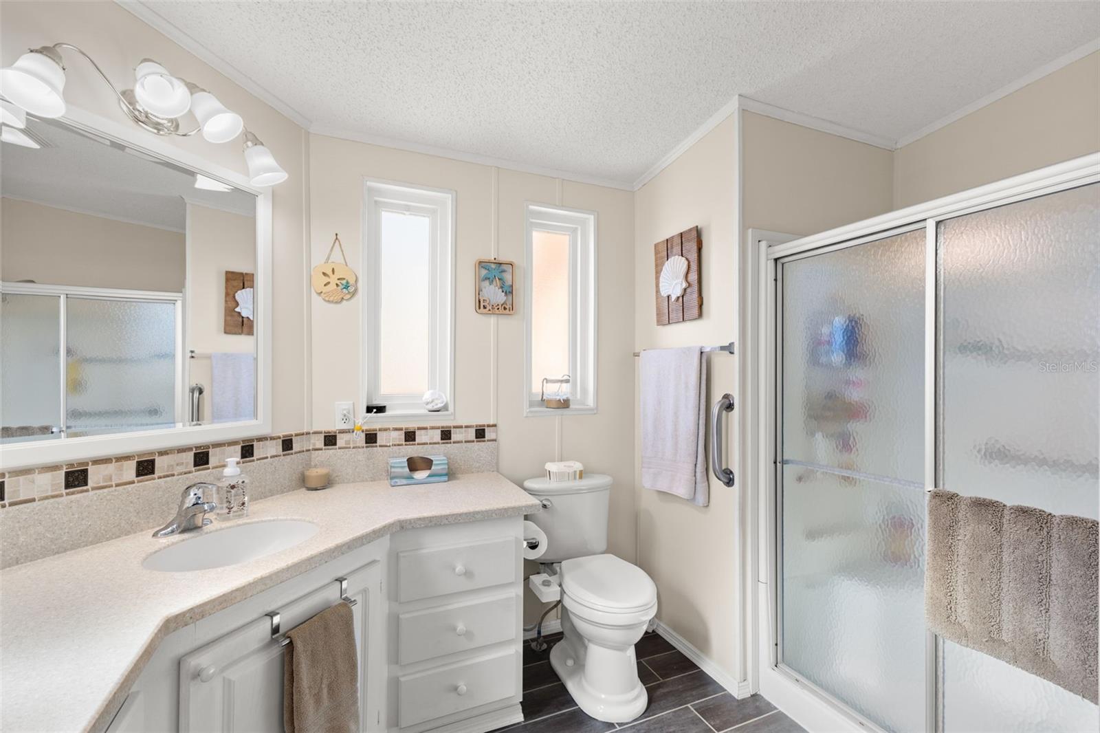 Image 18 of 31 For 624 Mount Piney Avenue Ne 703