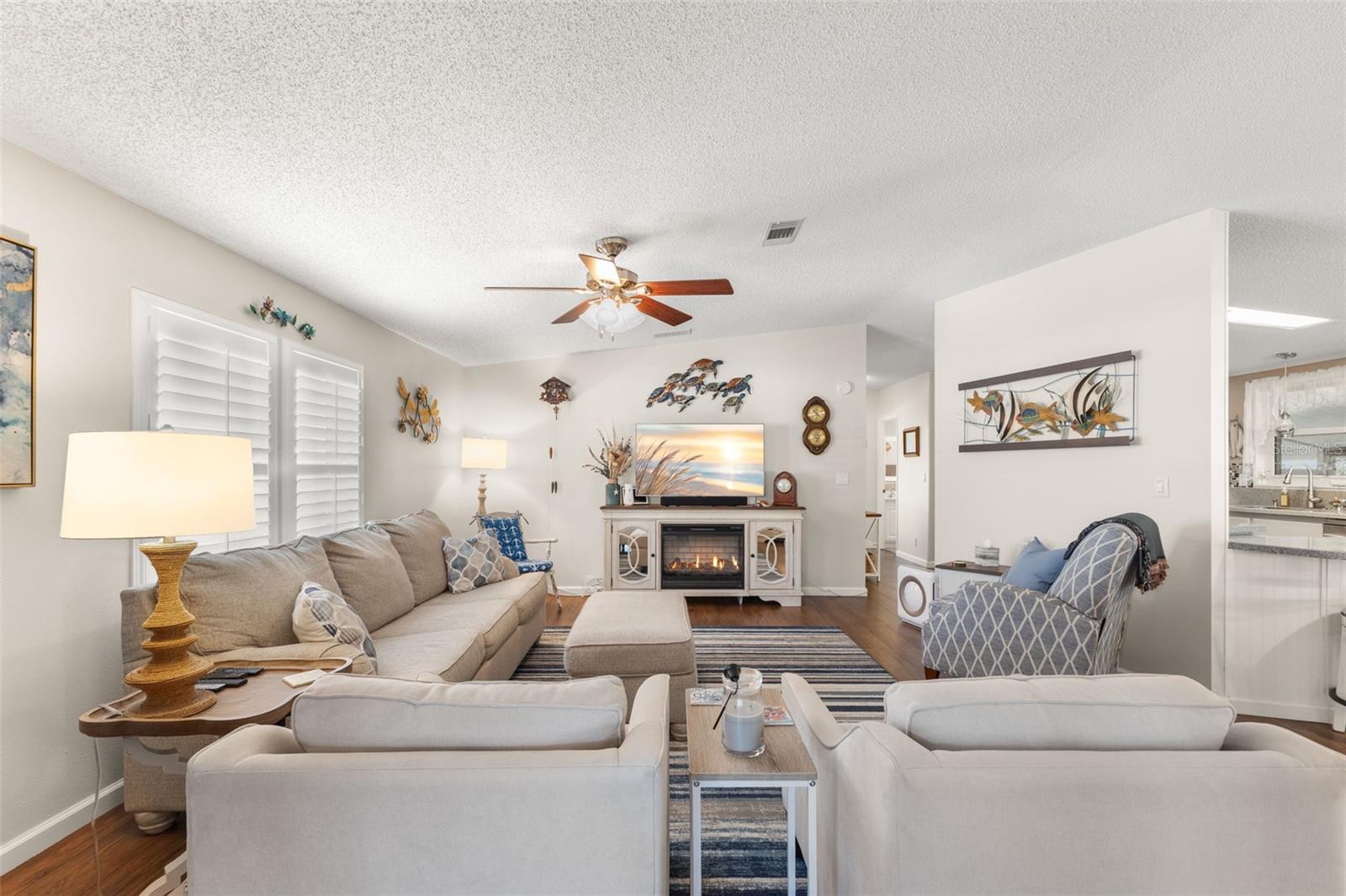 Image 5 of 31 For 624 Mount Piney Avenue Ne 703