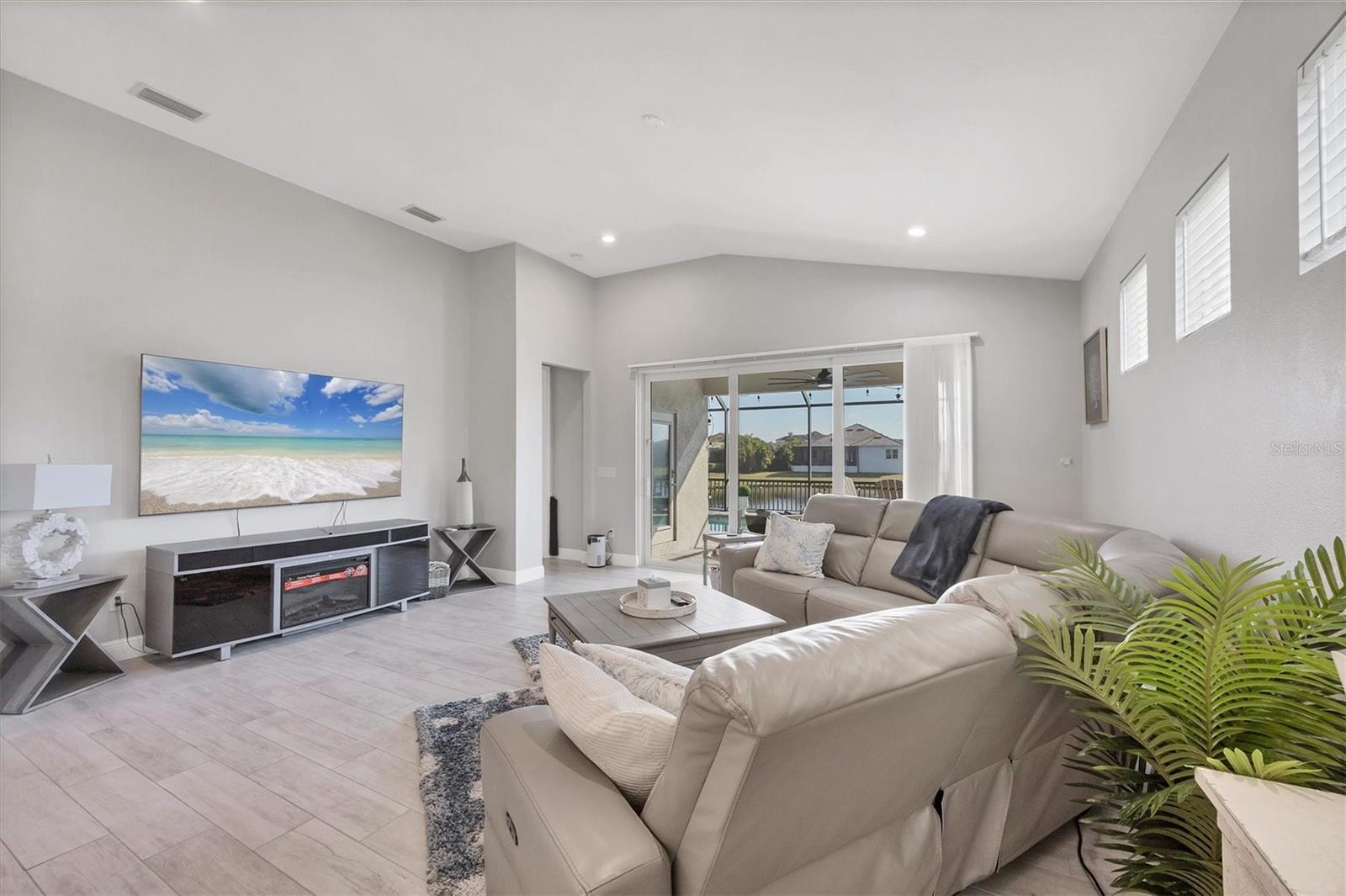 Image 29 of 61 For 6233 Champions Row Street