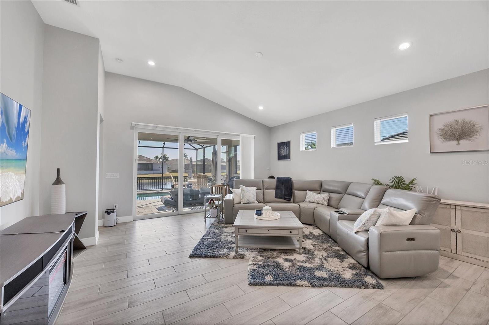 Image 31 of 61 For 6233 Champions Row Street