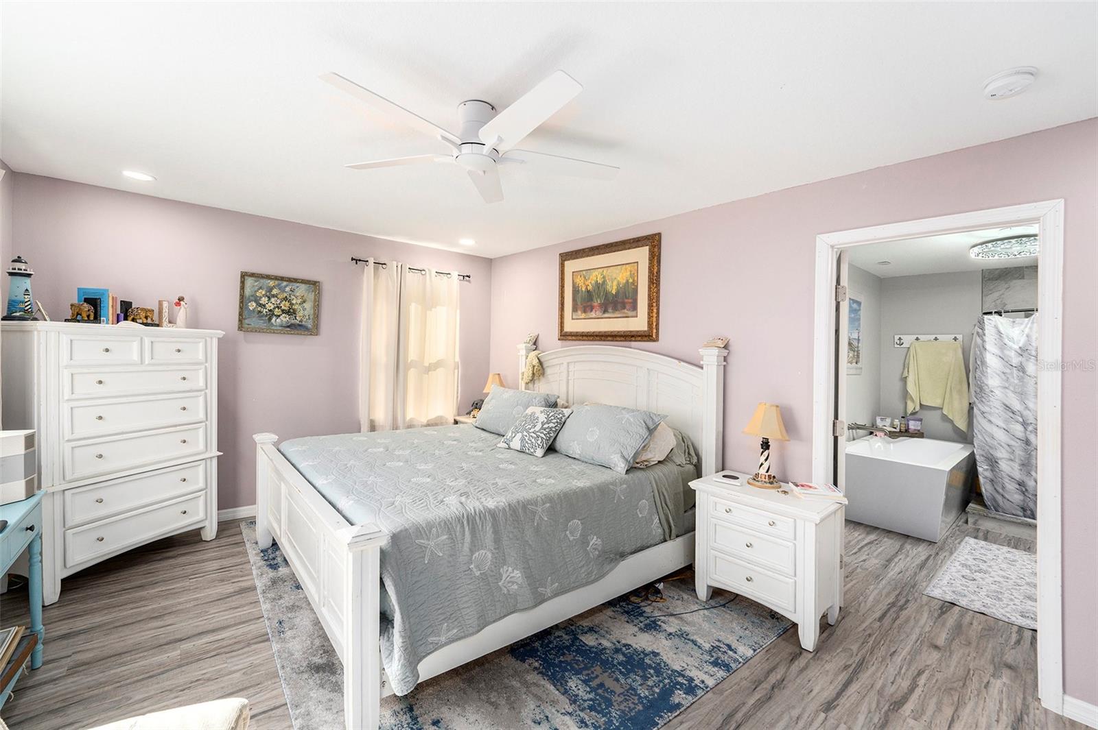 Listing photo id 12 for 516 Crest Avenue