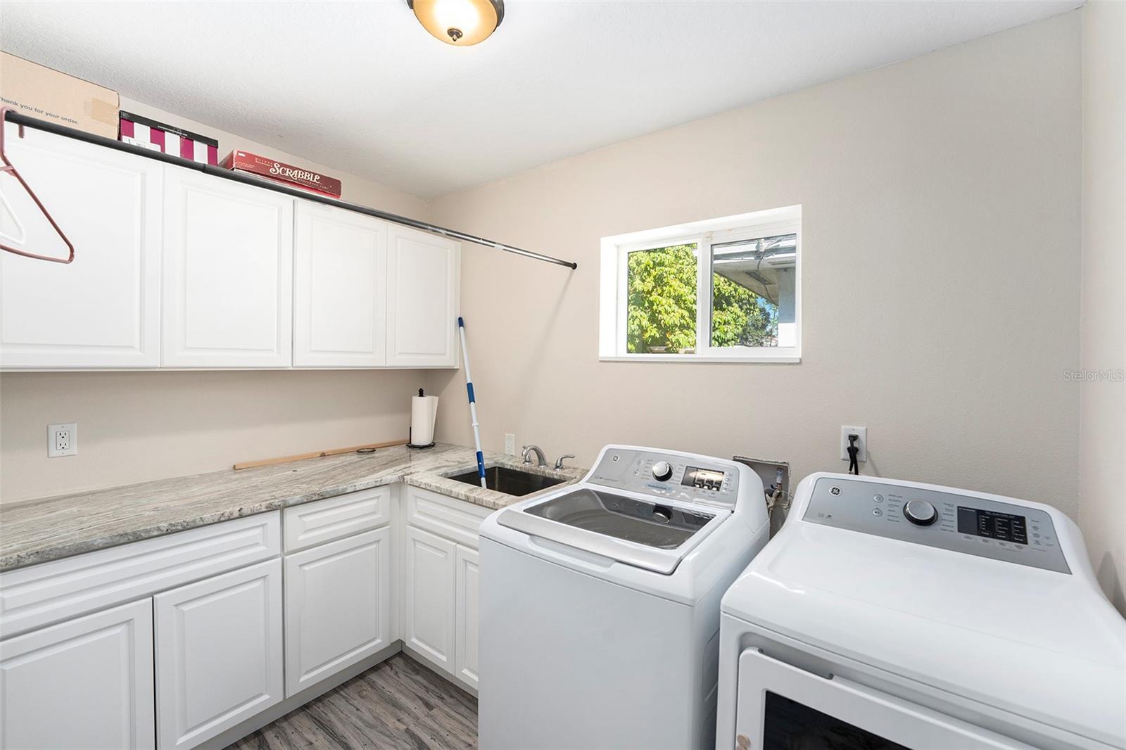 Listing photo id 19 for 516 Crest Avenue