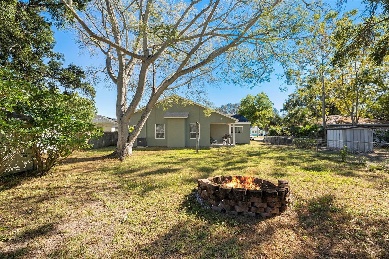 Listing photo id 28 for 516 Crest Avenue