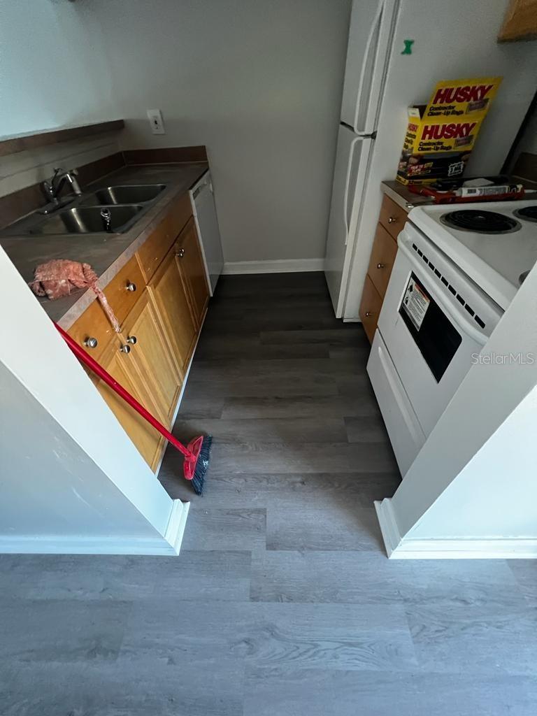 Image 9 of 14 For 6326 Newtown Circle 26b4