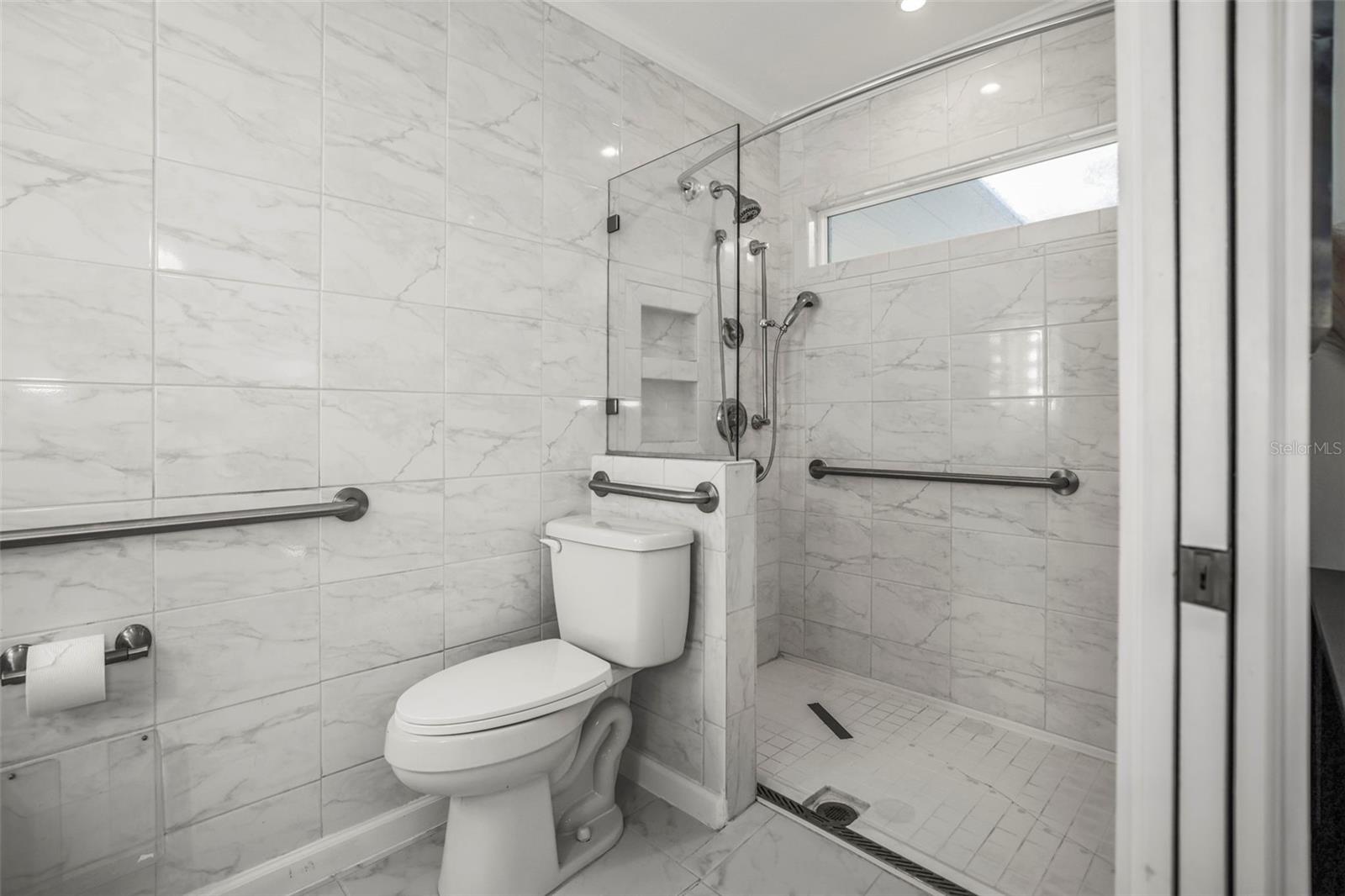 Image 28 of 66 For 1128 Lanyard Street