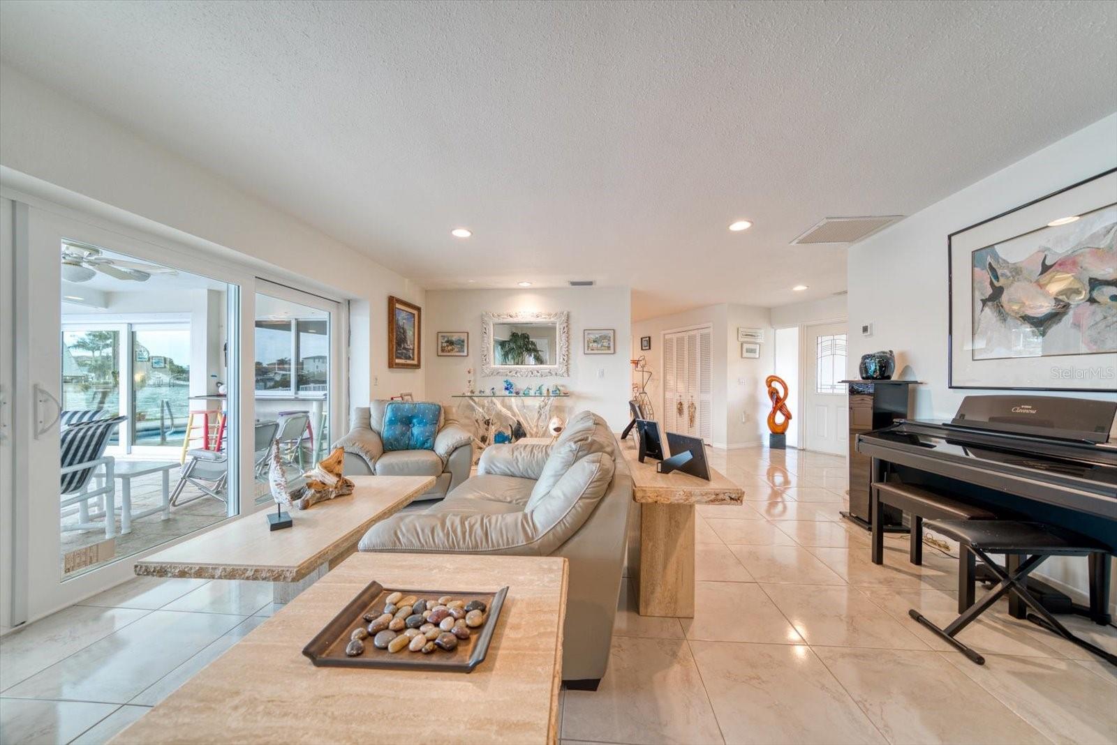 Image 10 of 47 For 206 Poinciana Lane