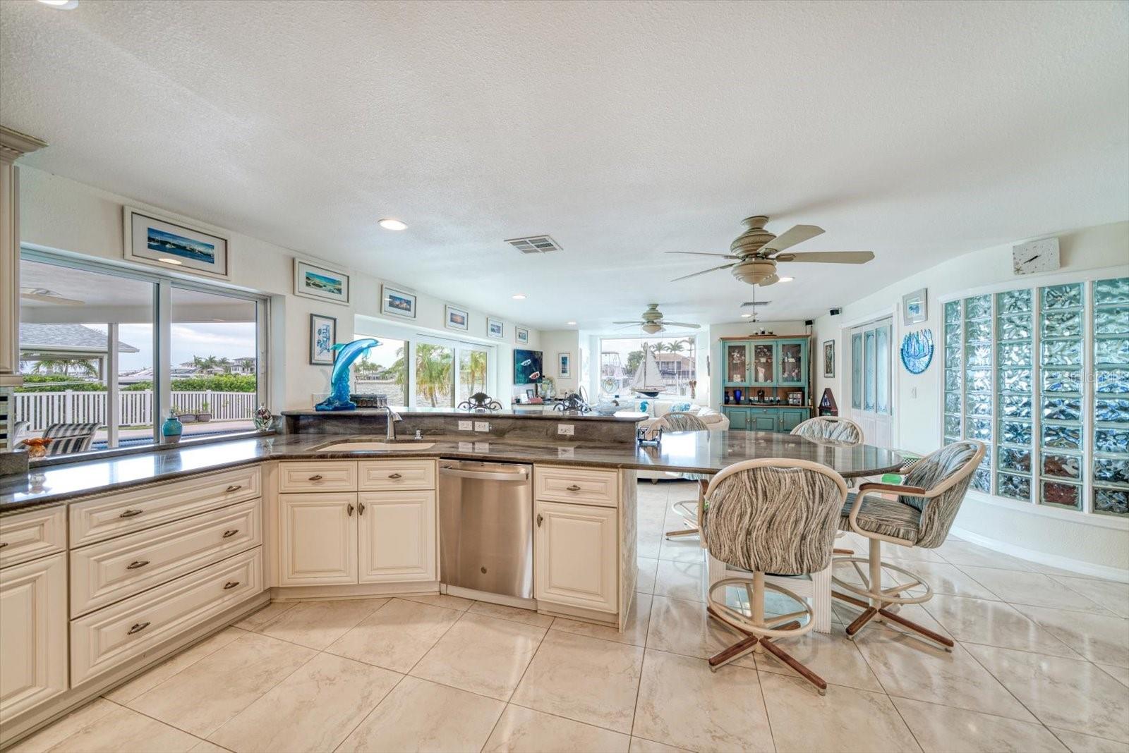 Image 14 of 47 For 206 Poinciana Lane