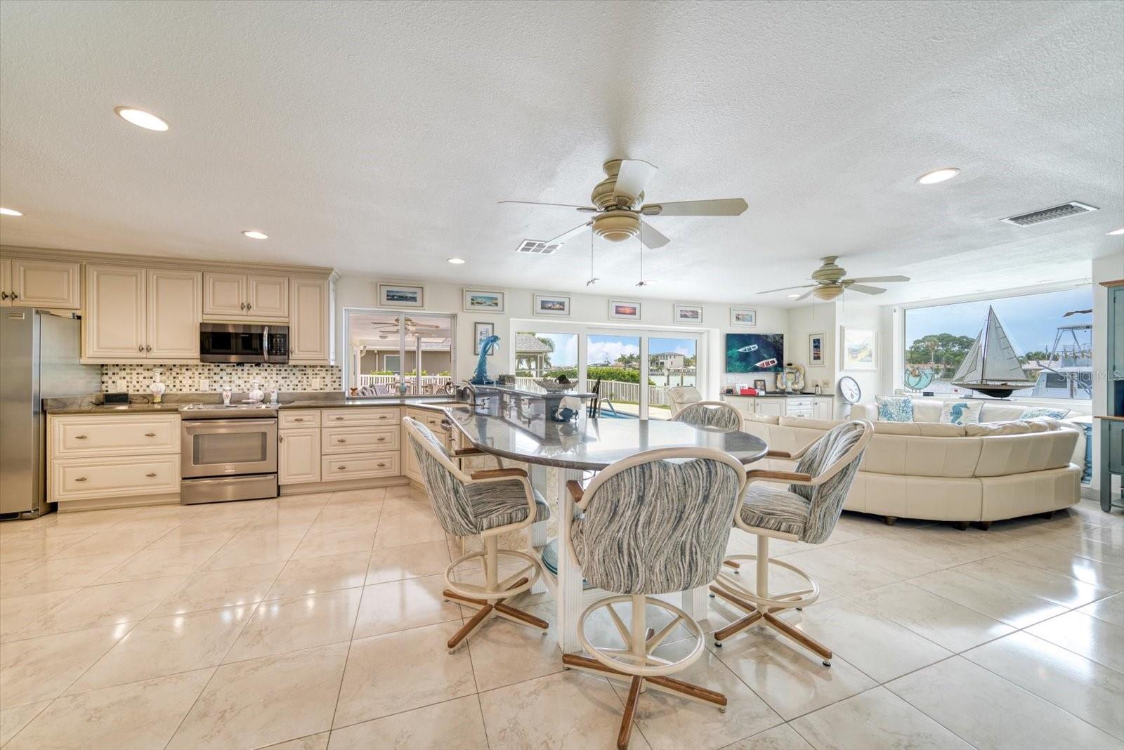 Image 15 of 47 For 206 Poinciana Lane