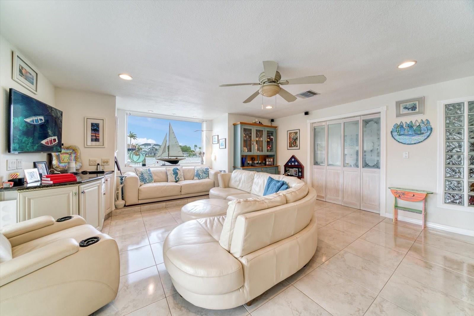 Image 18 of 47 For 206 Poinciana Lane