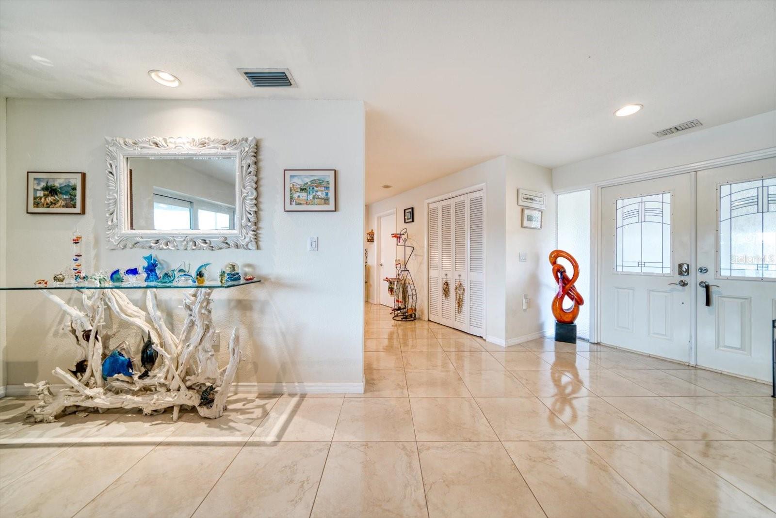 Image 6 of 47 For 206 Poinciana Lane