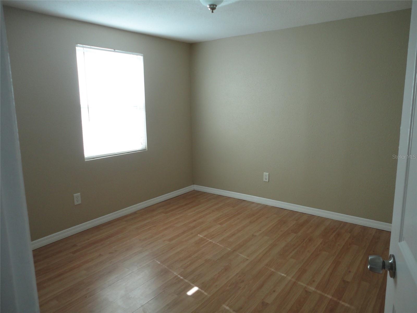 Image 15 of 24 For 2735 41st Avenue N