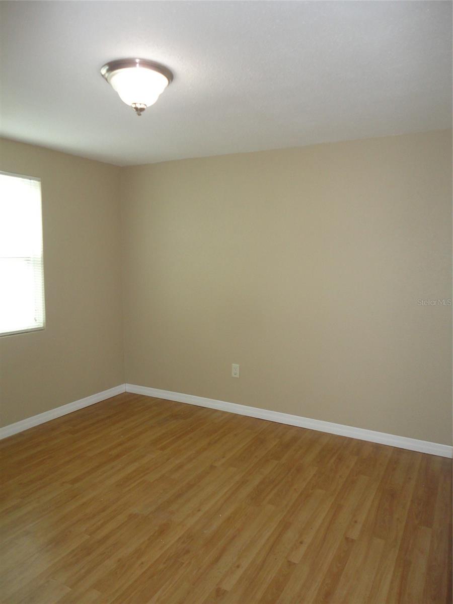 Image 16 of 24 For 2735 41st Avenue N