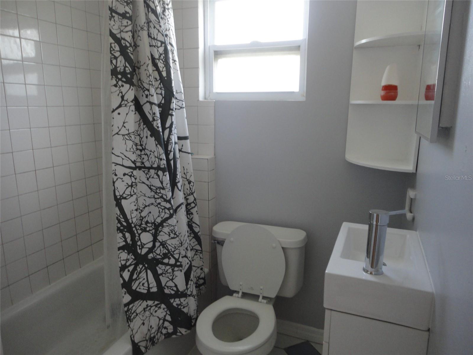 Image 21 of 24 For 2735 41st Avenue N