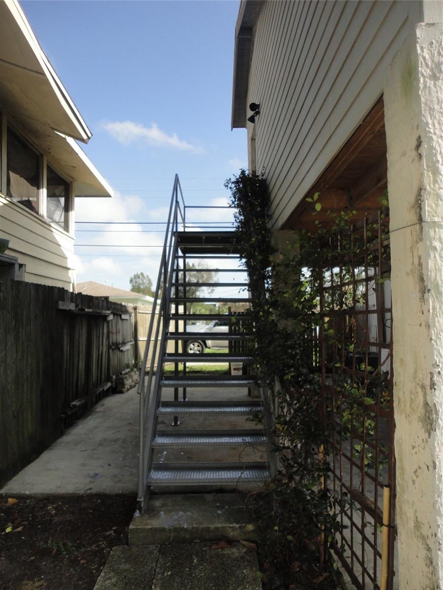 Image 3 of 24 For 2735 41st Avenue N