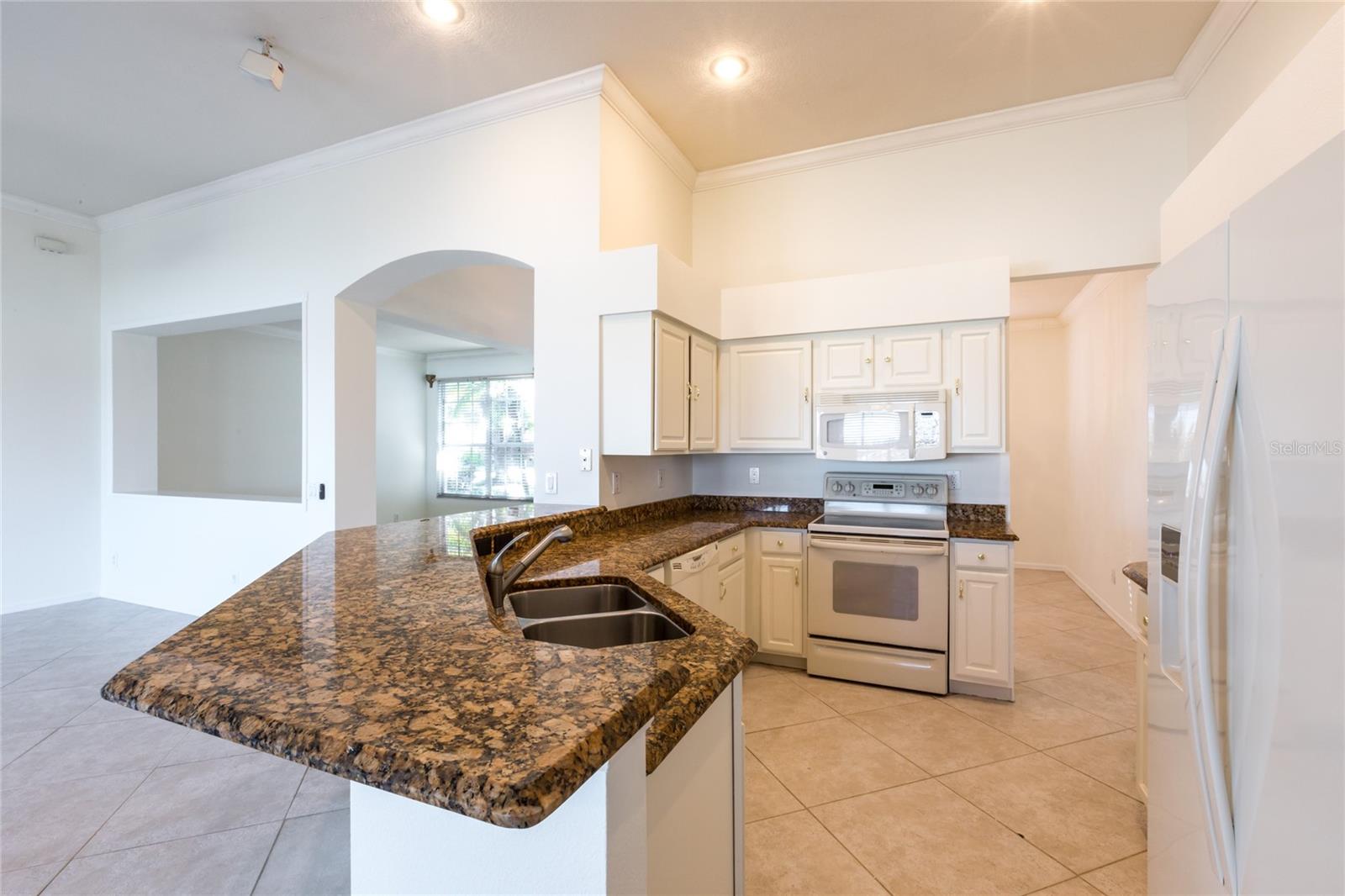 Image 11 of 28 For 7209 Colonial Lake Drive