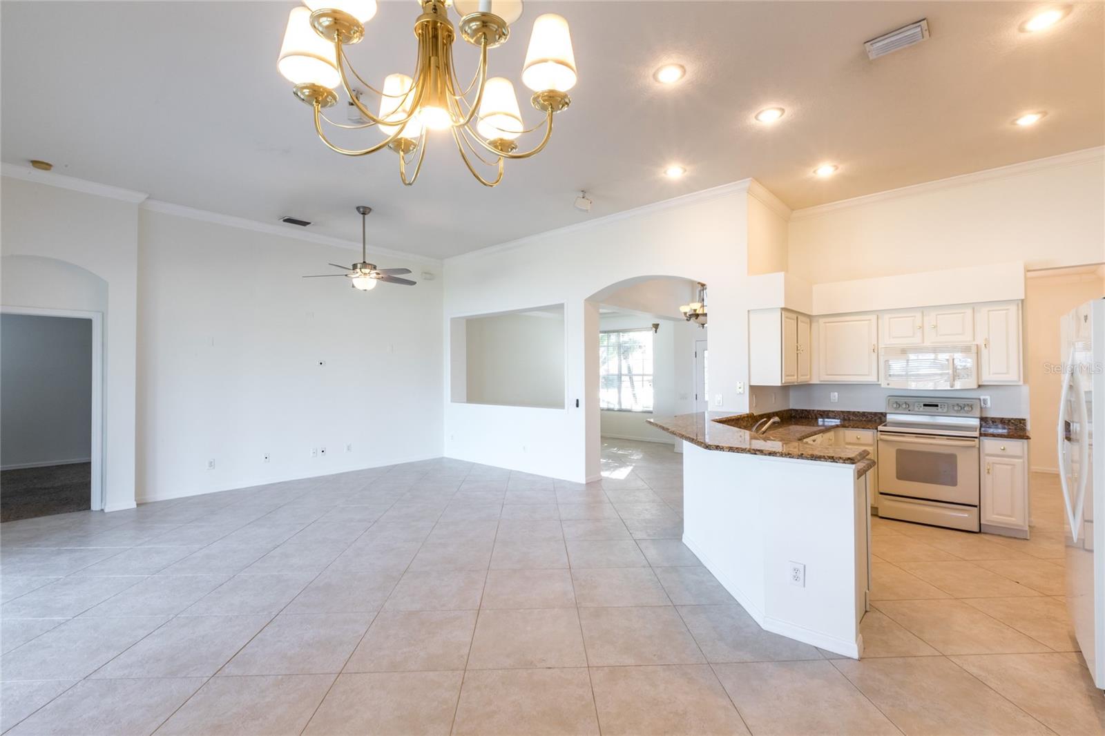 Image 13 of 28 For 7209 Colonial Lake Drive