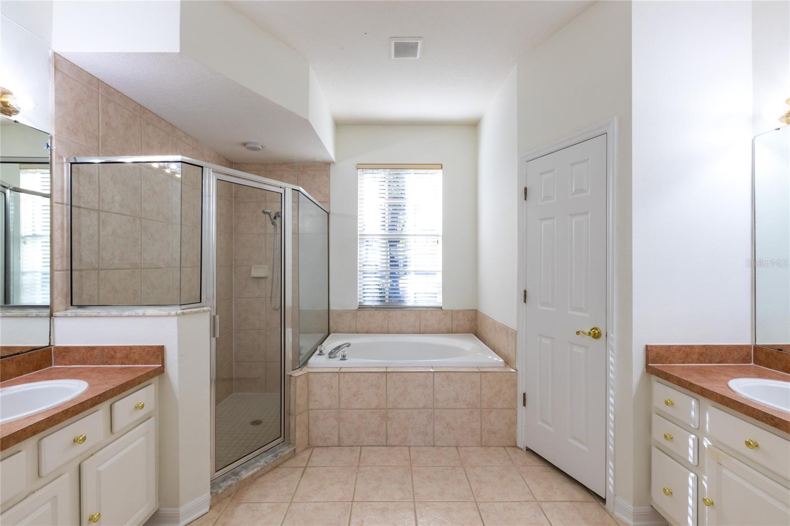 Image 20 of 28 For 7209 Colonial Lake Drive