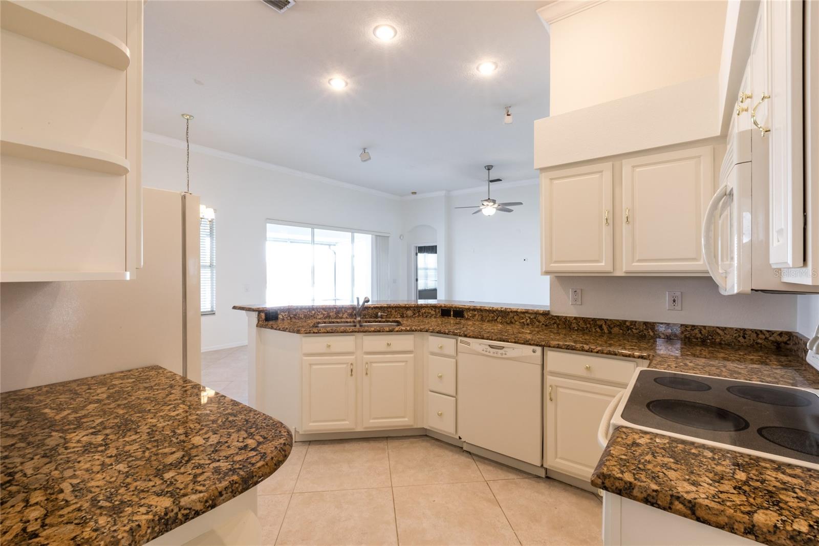 Image 9 of 28 For 7209 Colonial Lake Drive