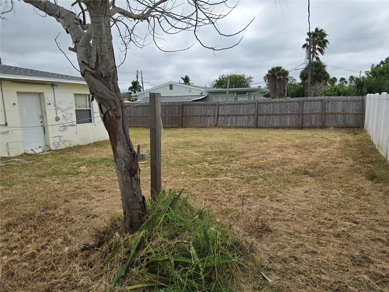 Image 4 of 23 For 14140 Parsley Drive