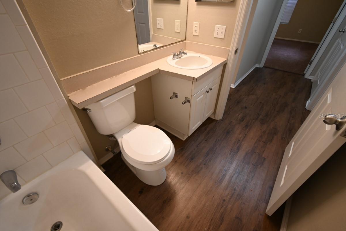 Image 20 of 42 For 36232 Misty Oaks Drive 103