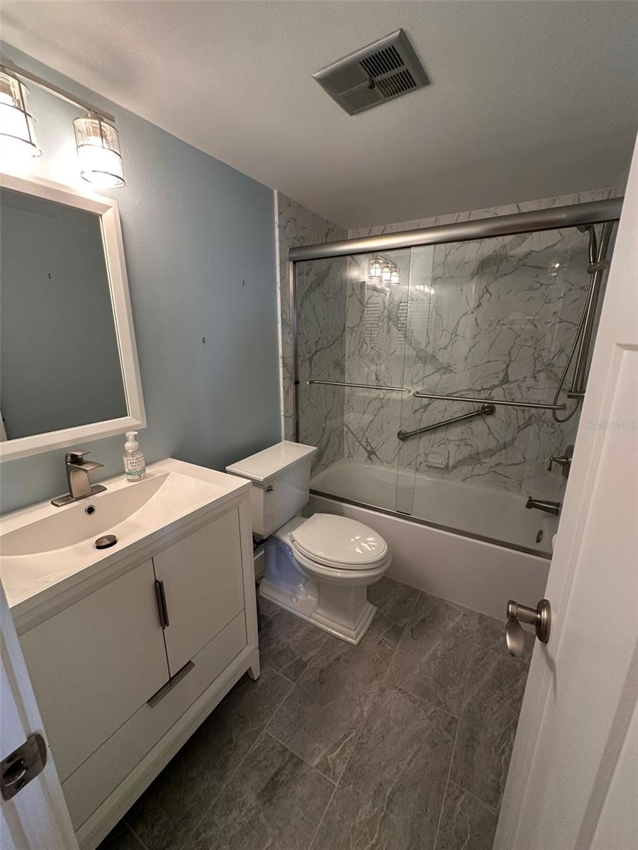 Image 19 of 35 For 1814 Mariner Drive 159