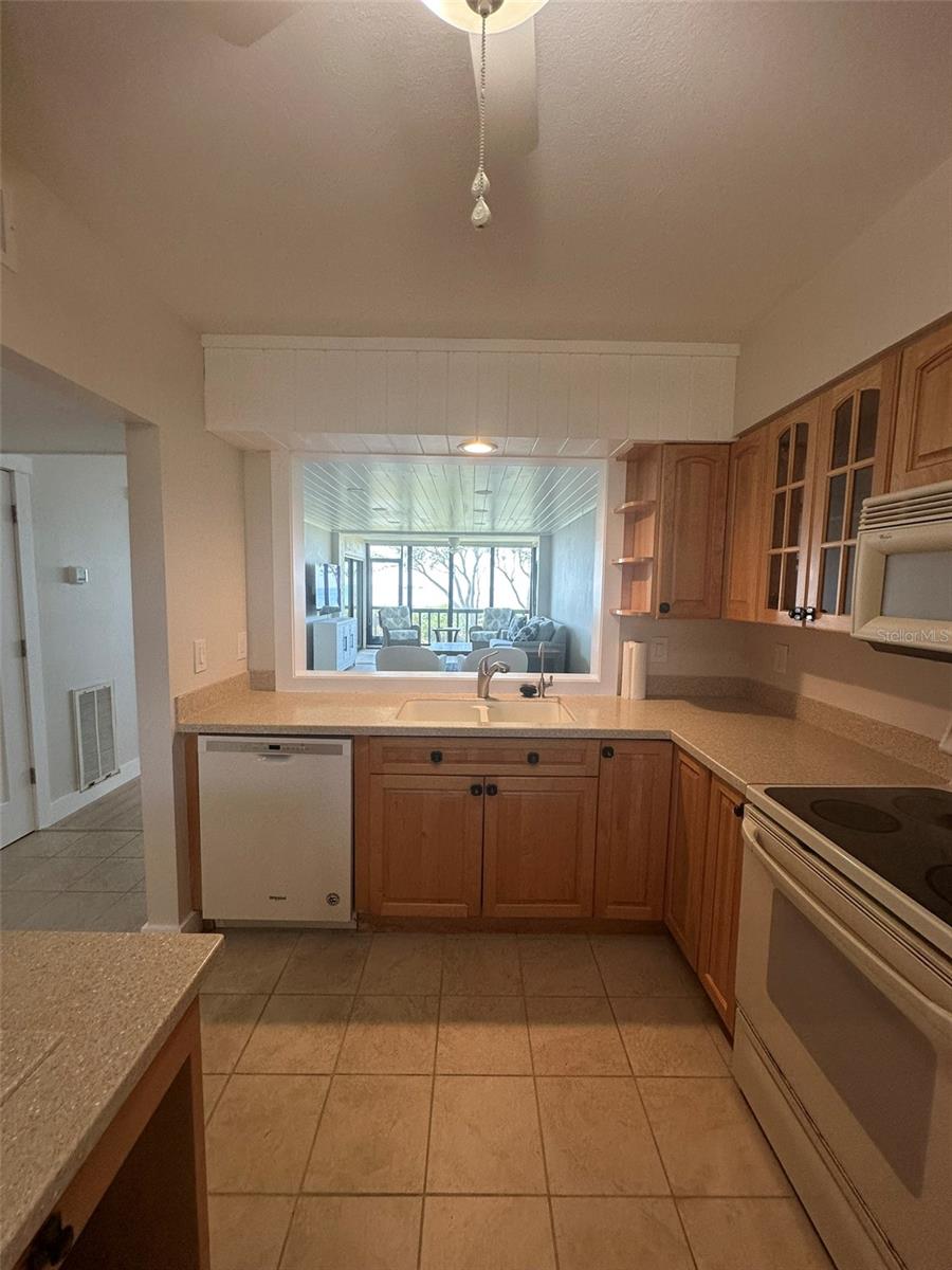 Image 8 of 35 For 1814 Mariner Drive 159