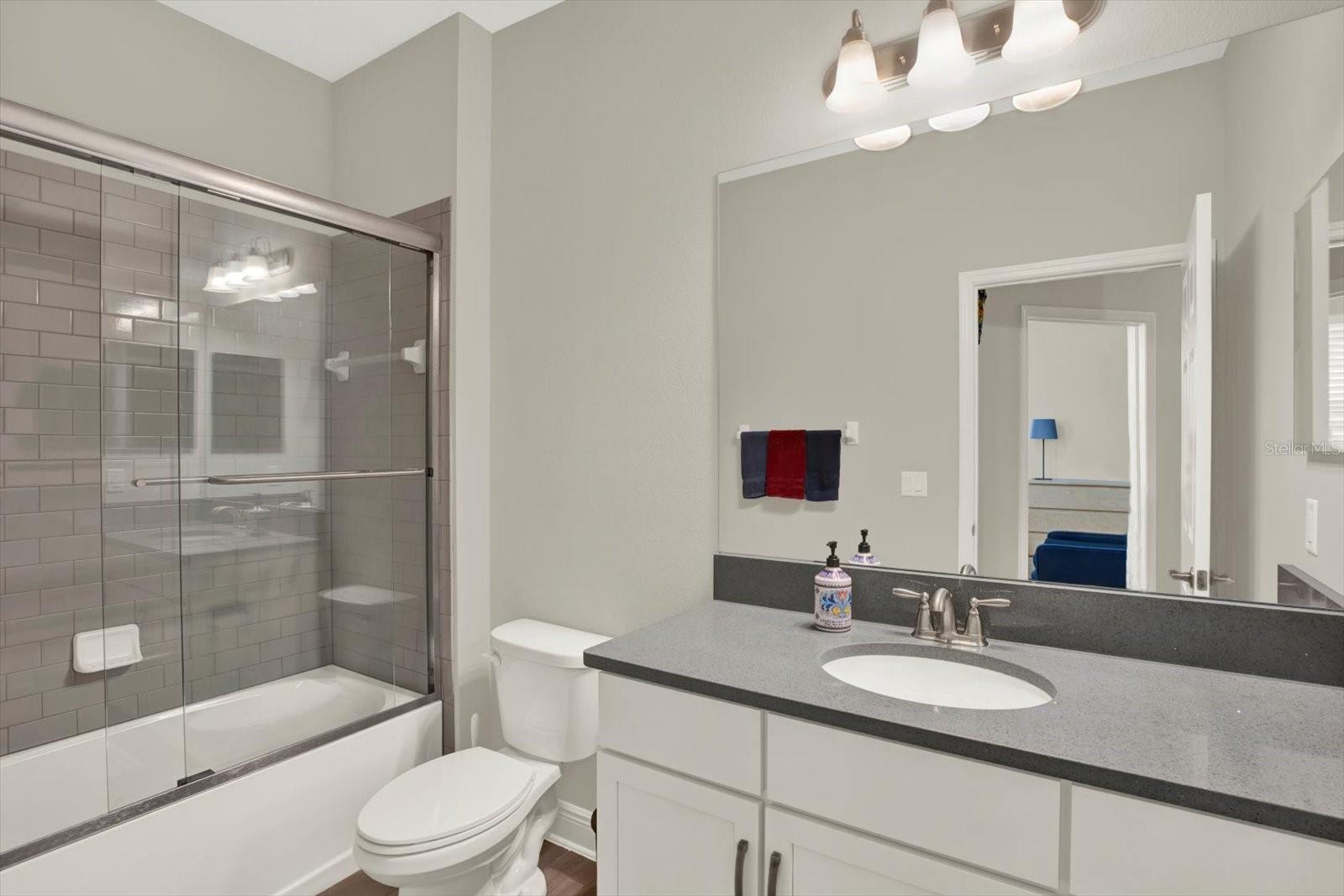 Listing photo id 19 for 19323 Hawk Valley Drive