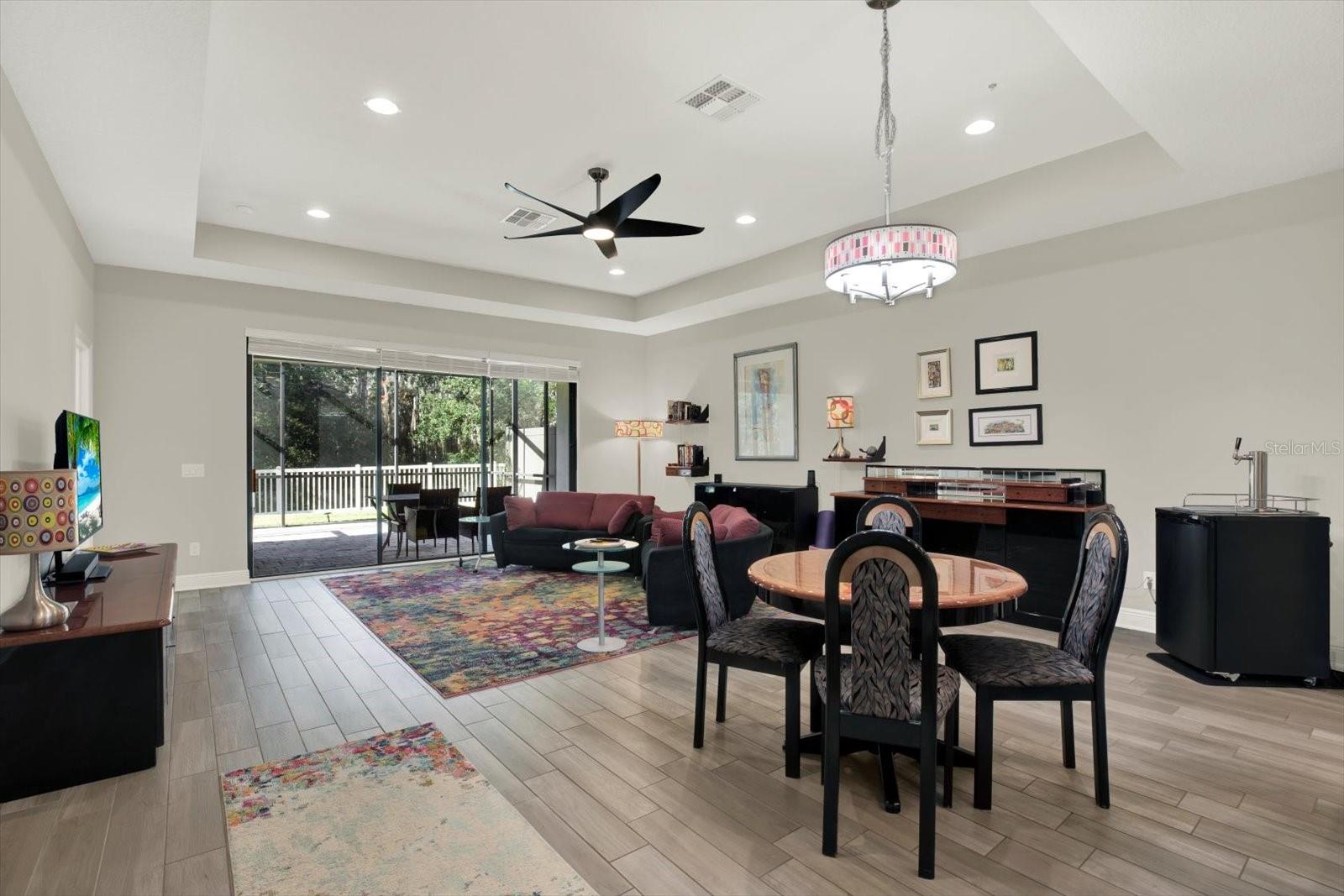 Listing photo id 6 for 19323 Hawk Valley Drive